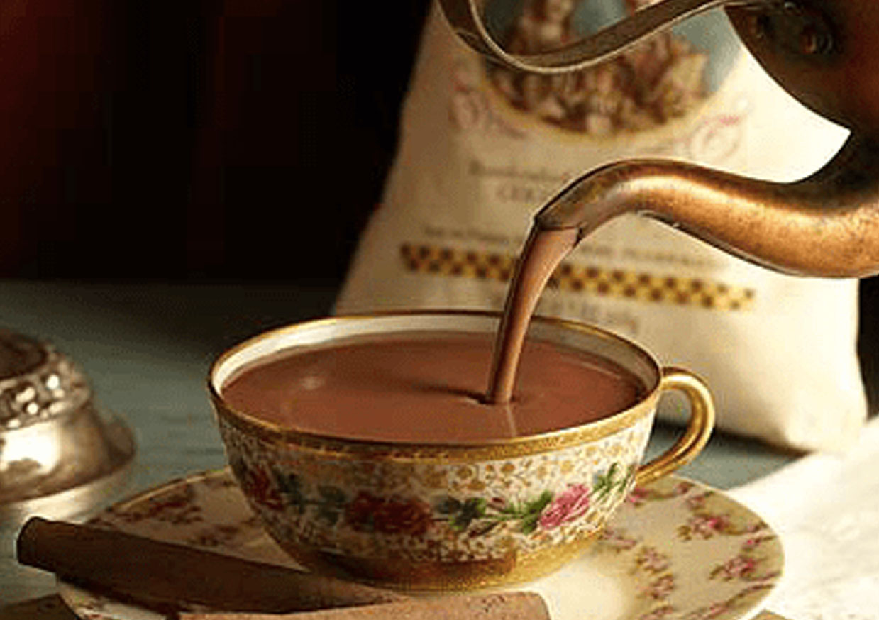 Tasse de chocolat chaud comme pour le roi